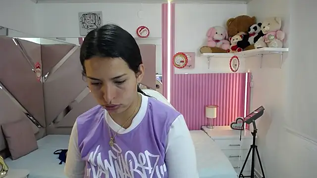 Mia garcia28 online show from December 2025 05:28:02 PM