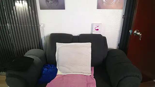 Mia garcia28 online show from November 2025 08:20:01 PM