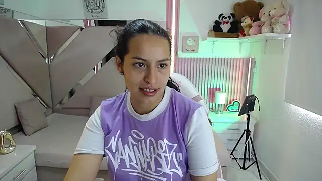Snapshot of Mia_garcia28 chatting on June 2026 02:48:02 PM Mia garcia28 online show from June 2026 02:48:02 PM