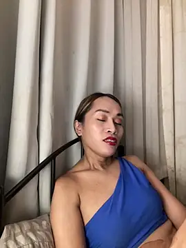 Snapshot of RomanticPearlTS chatting on February 2026 02:55:02 AM RomanticPearlTS online show from February 2026 02:55:02 AM