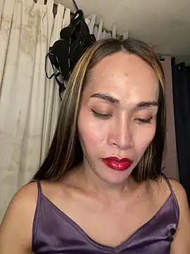 Snapshot of RomanticPearlTS chatting on February 2026 01:10:01 PM RomanticPearlTS online show from February 2026 01:10:01 PM