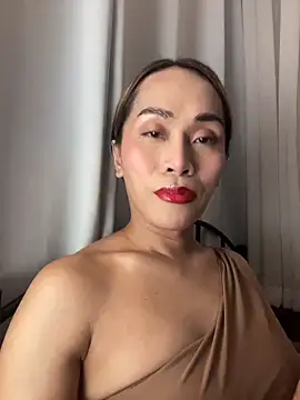 Snapshot of RomanticPearlTS chatting on February 2026 12:16:02 PM RomanticPearlTS online show from February 2026 12:16:02 PM