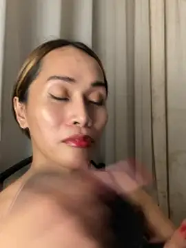 Snapshot of RomanticPearlTS chatting on February 2026 02:06:02 PM RomanticPearlTS online show from February 2026 02:06:02 PM