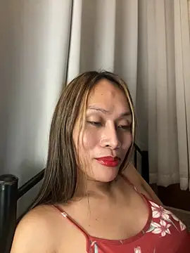 Snapshot of RomanticPearlTS chatting on February 2026 01:40:01 PM RomanticPearlTS online show from February 2026 01:40:01 PM