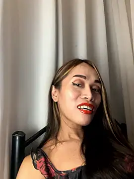 Snapshot of RomanticPearlTS chatting on January 2026 03:52:01 PM RomanticPearlTS online show from January 2026 03:52:01 PM