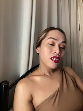 Snapshot of RomanticPearlTS chatting on February 2026 12:09:02 AM RomanticPearlTS online show from February 2026 12:09:02 AM