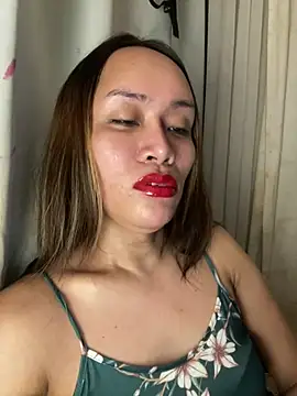 Snapshot of RomanticPearlTS chatting on July 2026 03:18:01 AM RomanticPearlTS online show from July 2026 03:18:01 AM