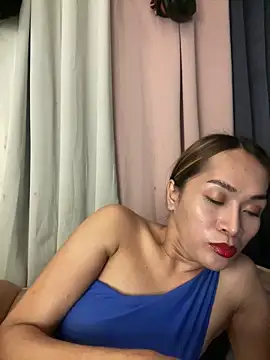 Snapshot of RomanticPearlTS chatting on February 2026 02:02:01 PM RomanticPearlTS online show from February 2026 02:02:01 PM