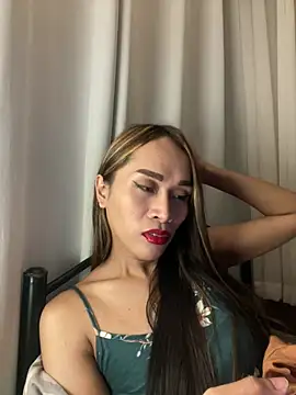 Snapshot of RomanticPearlTS chatting on January 2026 01:26:01 PM RomanticPearlTS online show from January 2026 01:26:01 PM