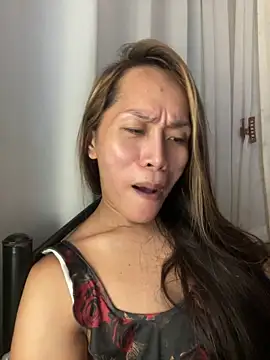 Snapshot of RomanticPearlTS chatting on February 2026 07:51:01 AM RomanticPearlTS online show from February 2026 07:51:01 AM