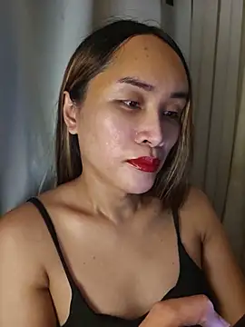 Snapshot of RomanticPearlTS chatting on June 2026 01:51:02 AM RomanticPearlTS online show from June 2026 01:51:02 AM