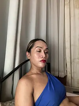 Snapshot of RomanticPearlTS chatting on March 2026 05:08:02 AM RomanticPearlTS online show from March 2026 05:08:02 AM