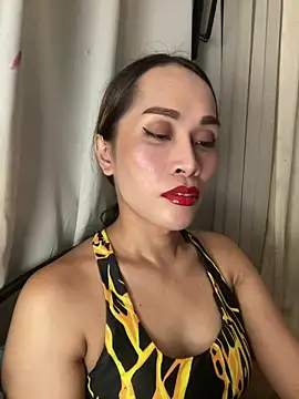 RomanticPearlTS online show from May 2026 02:02:02 PM