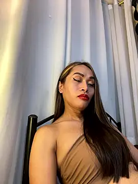 Snapshot of RomanticPearlTS chatting on January 2026 01:44:01 AM RomanticPearlTS online show from January 2026 01:44:01 AM