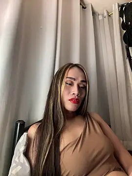 Snapshot of RomanticPearlTS chatting on January 2026 01:38:01 PM RomanticPearlTS online show from January 2026 01:38:01 PM