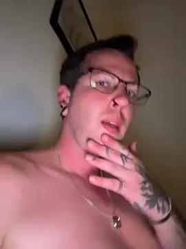 Snapshot of ItsMe_SuperLuc chatting on July 2026 10:00:02 PM ItsMe SuperLuc online show from July 2026 10:00:02 PM