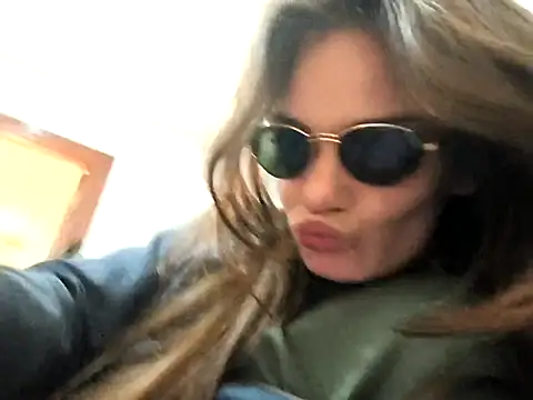 Junani2231 online show from December 2025 03:37:01 PM