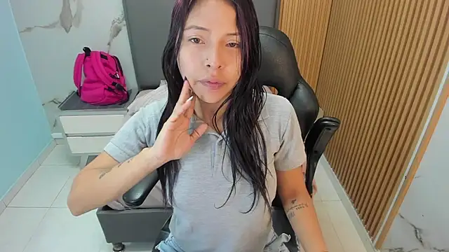 Isisleroy1 online show from February 2026 02:00:02 AM