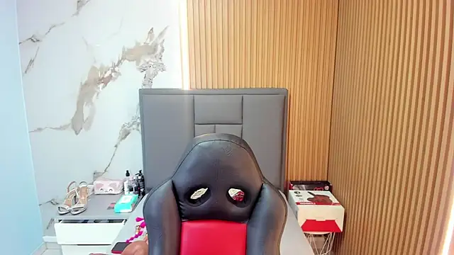 Isisleroy1 online show from February 2026 02:40:02 AM