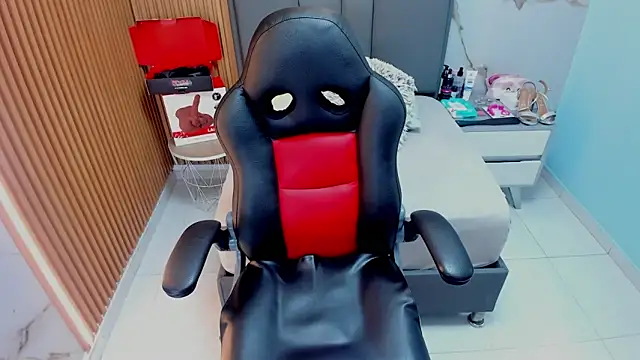 Isisleroy1 online show from November 2025 03:00:02 AM