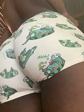 Snapshot of Eyebrows12 chatting on April 2026 10:05:02 PM Eyebrows12 online show from April 2026 10:05:02 PM