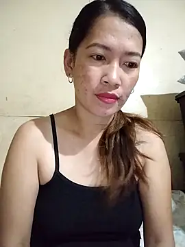 wildxxxGia online show from February 2026 07:00:01 PM