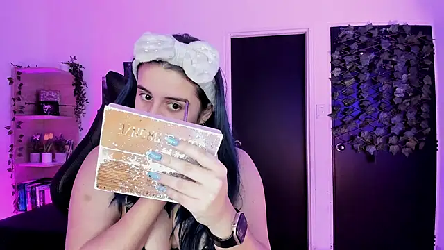 Snapshot of Lana_Herondale chatting on December 2025 09:13:02 AM Lana Herondale online show from December 2025 09:13:02 AM