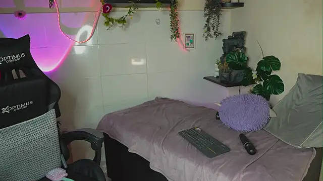 Lana Herondale online show from April 2026 03:57:02 AM