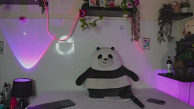 Lana Herondale online show from April 2026 04:19:01 AM