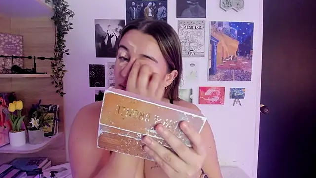 Snapshot of Lana_Herondale chatting on September 2025 09:30:01 PM Lana Herondale online show from September 2025 09:30:01 PM