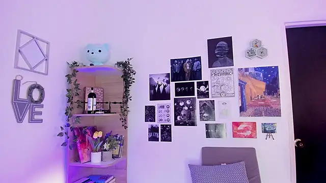 Snapshot of Lana_Herondale chatting on September 2025 09:00:01 PM Lana Herondale online show from September 2025 09:00:01 PM