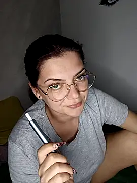 LadyNora online show from April 2026 07:19:01 PM