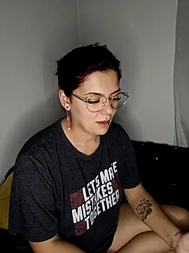 LadyNora online show from April 2026 08:04:02 PM