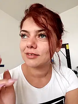 Snapshot of LadyNora chatting on September 2025 06:27:02 AM LadyNora online show from September 2025 06:27:02 AM