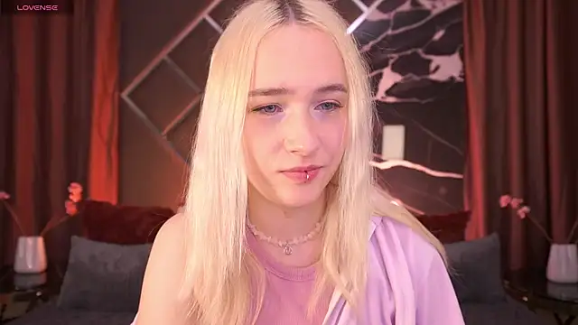 LilElfie online show from March 2026 10:24:02 PM