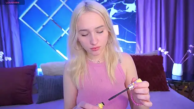 LilElfie online show from February 2026 11:59:01 PM