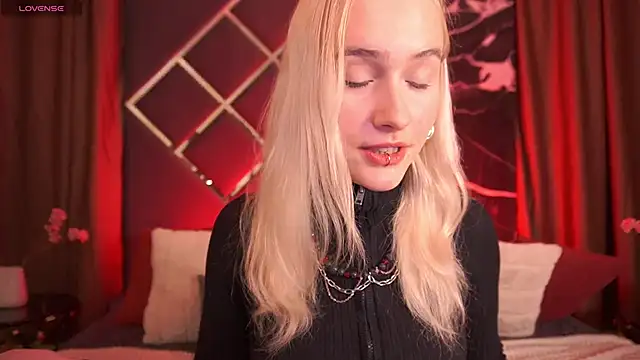 LilElfie online show from February 2026 11:13:02 PM