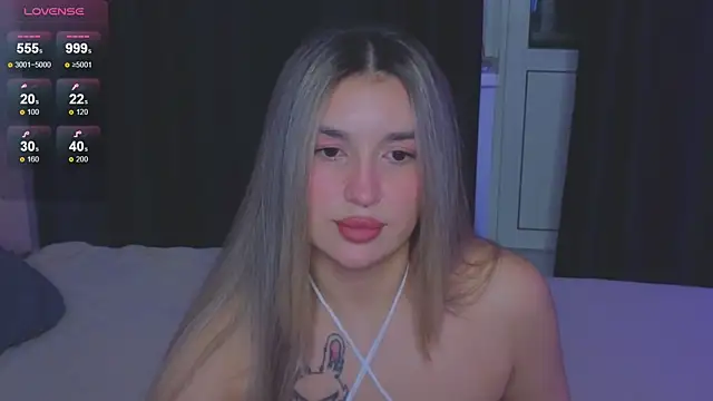Snapshot of RoxyChill chatting on September 2025 07:53:01 PM RoxyChill online show from September 2025 07:53:01 PM