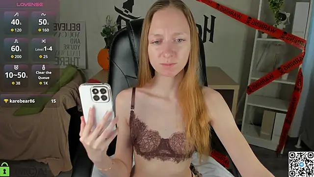 Snapshot of Mia_E1fie chatting on October 2025 08:22:01 AM Mia E1fie online show from October 2025 08:22:01 AM