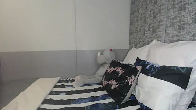 DarrkDeeva68 online show from September 2025 05:56:01 PM