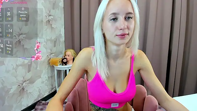 cute luucy online show from October 2025 10:49:01 AM