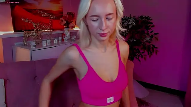 cute luucy online show from February 2026 03:57:02 AM