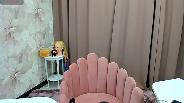 cute luucy online show from October 2025 04:02:02 AM