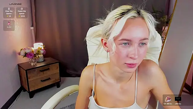 cute luucy online show from February 2026 03:37:01 AM