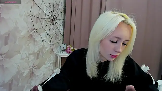 cute luucy online show from November 2025 02:58:02 AM