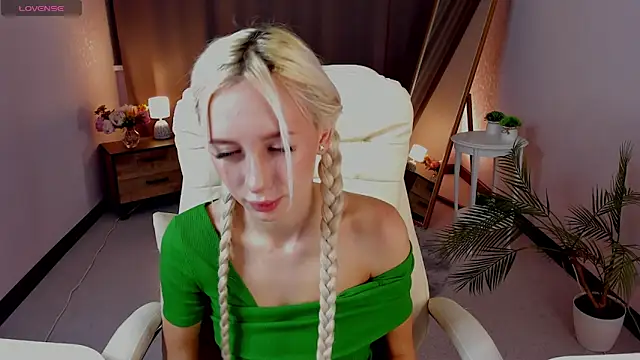 cute luucy online show from March 2026 03:42:02 AM