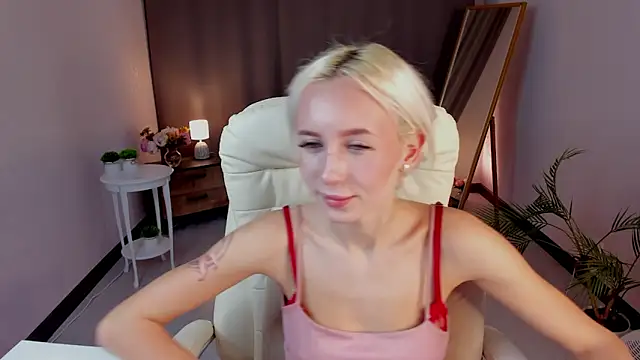 cute luucy online show from March 2026 03:20:02 AM