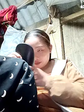 Snapshot of PhamPhung chatting on October 2025 03:02:01 PM PhamPhung online show from October 2025 03:02:01 PM