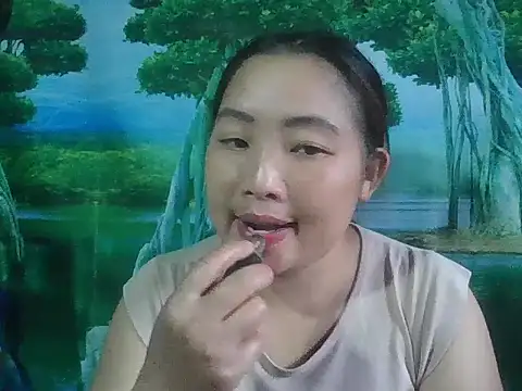 Snapshot of PhamPhung chatting on October 2025 12:57:02 AM PhamPhung online show from October 2025 12:57:02 AM