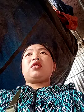 Snapshot of PhamPhung chatting on September 2025 03:23:02 AM PhamPhung online show from September 2025 03:23:02 AM